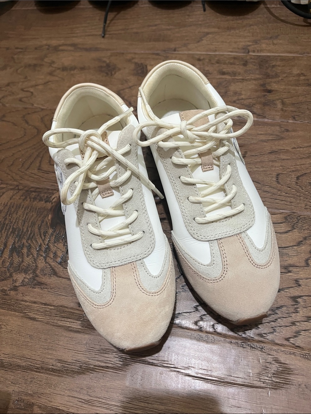 Tory Burch Cream and Beige Logo Trainer Sneakers - Picture 2 of 4